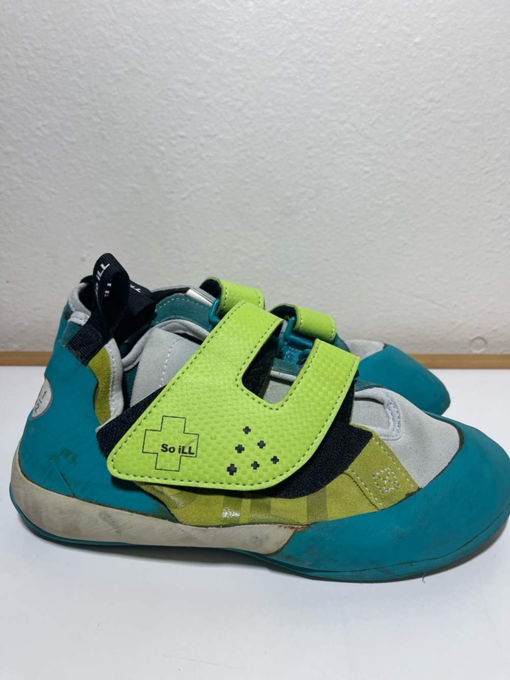 SO ILL The Runner Rock Climbing Shoes Womens Size 8 1/2